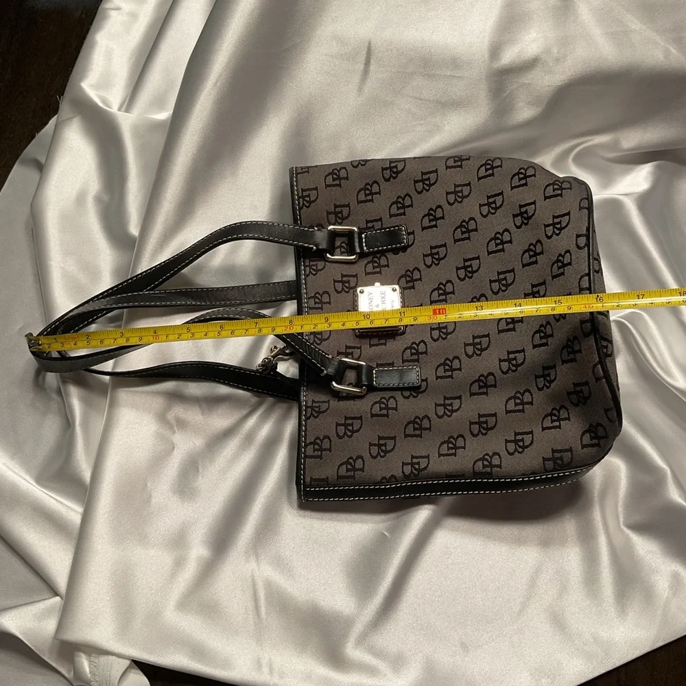 Dooney & Bourke grey/black monogram - Picture 9 of 12
